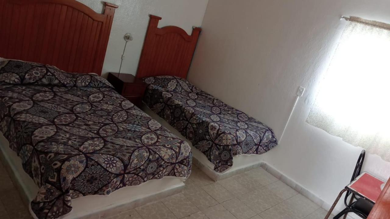 Hotel Rocio Cedral Екстер'єр фото