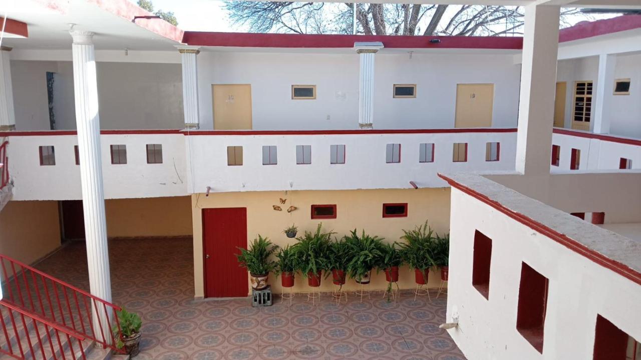 Hotel Rocio Cedral Екстер'єр фото